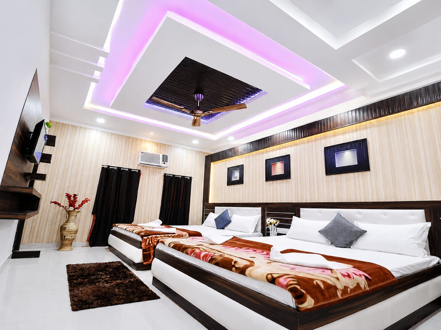 taj square a luxurious family homestay