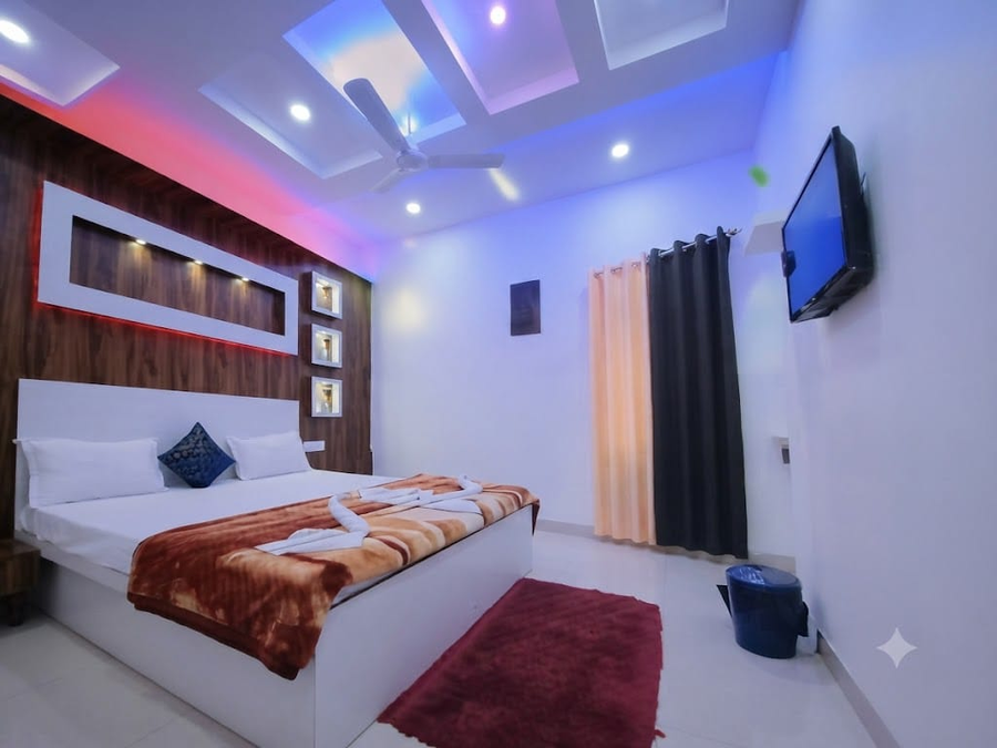 taj square a luxurious family homestay
