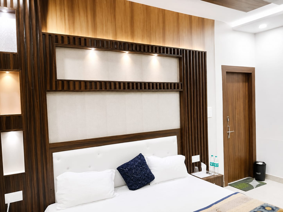 taj square a luxurious family homestay