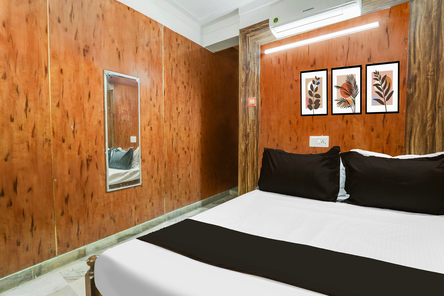 hotel o chowrasta near congress bhavan