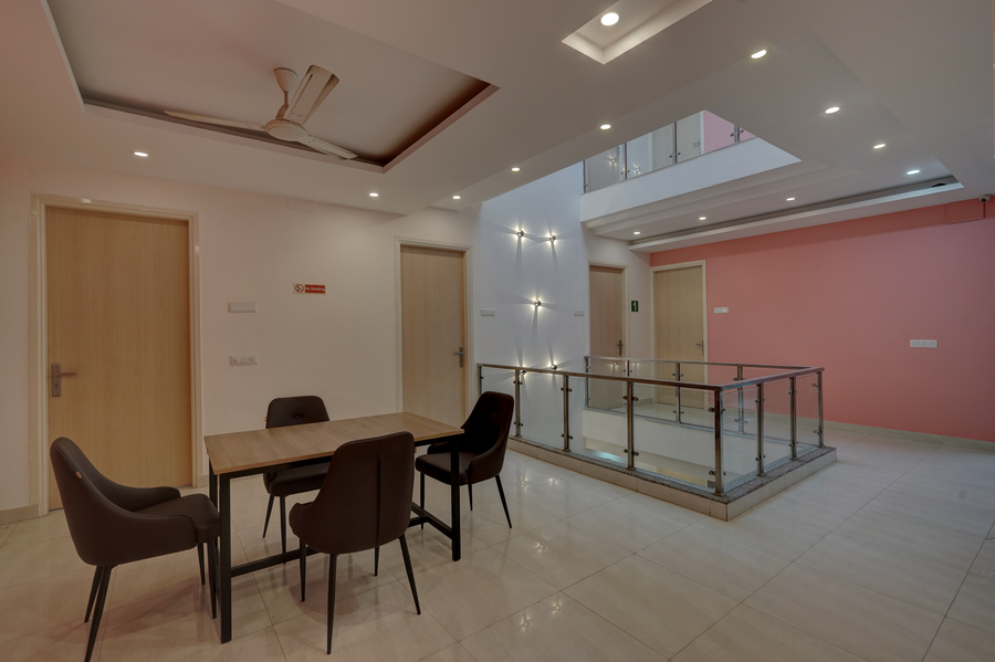 madstays hotels medicity near medanta hospital