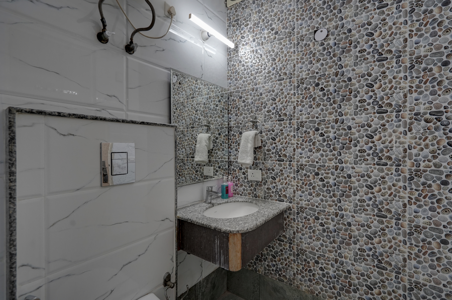 madstays hotels medicity near medanta hospital