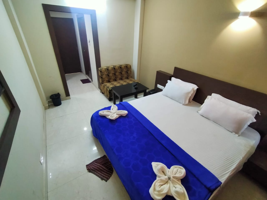 hotel uk palace near beach puri by dhamstay