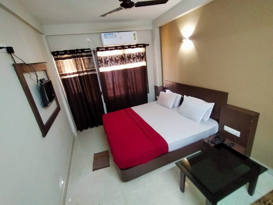 hotel uk palace near beach puri by dhamstay