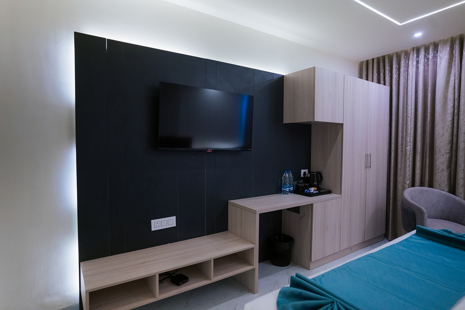 town square suites