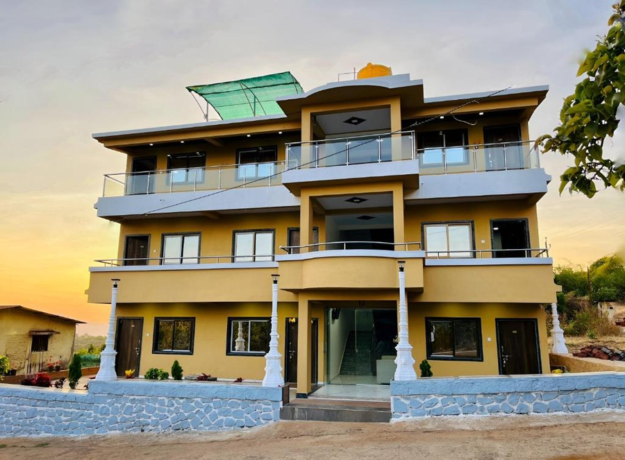 Kadam Palace,Tapola Road,3 star