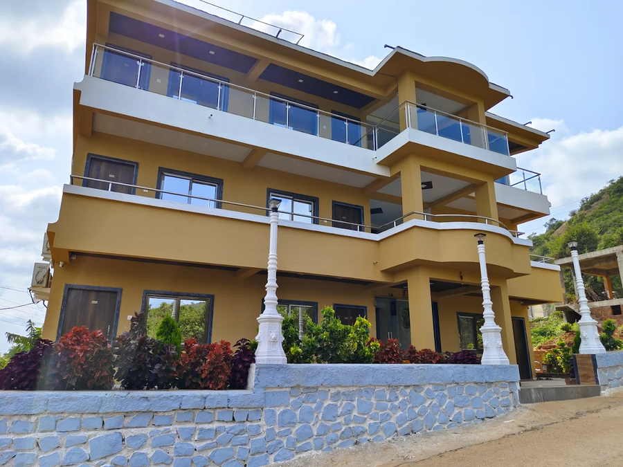 Kadam Palace,Tapola Road,3 star