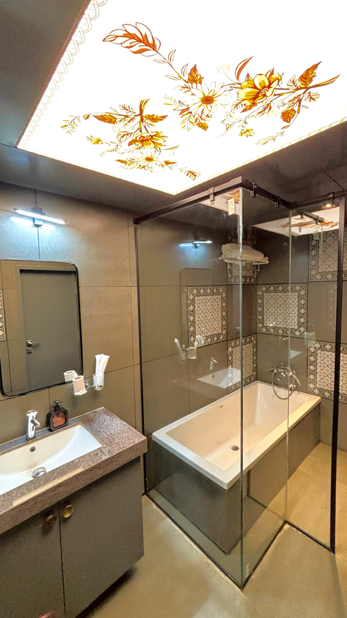 the long d hotel surat airport rd