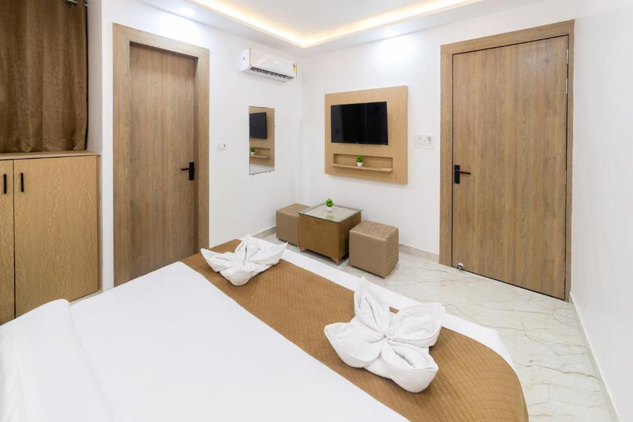 One Earth Ganga Stone,Motichur, Haridwar,3 star