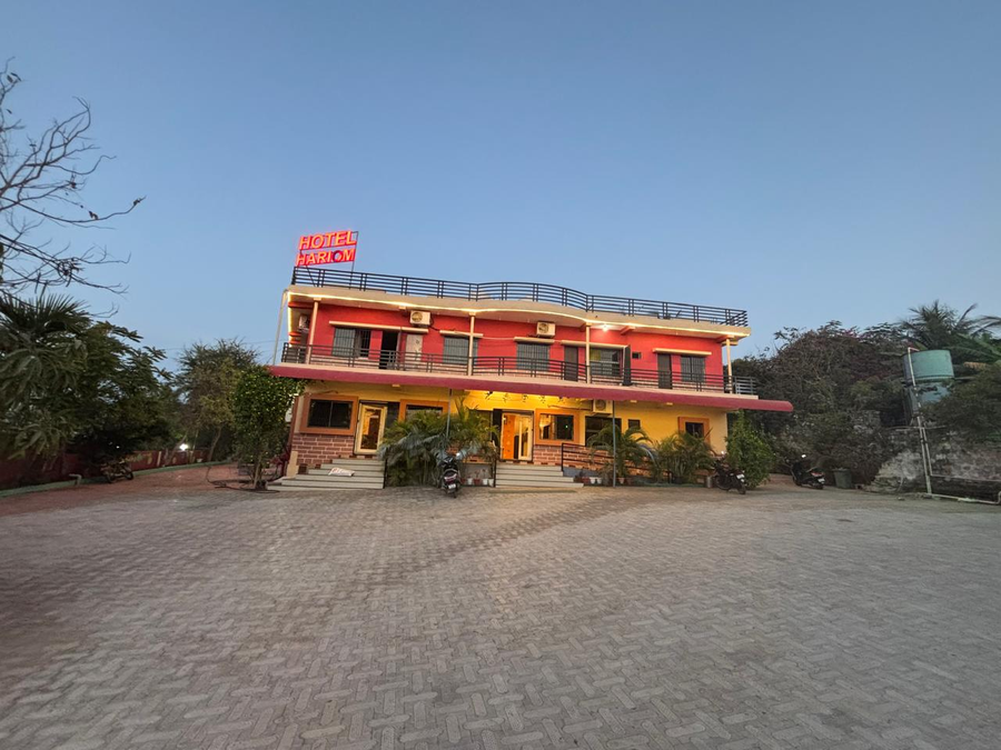 hotel hari om swimming pool in diu