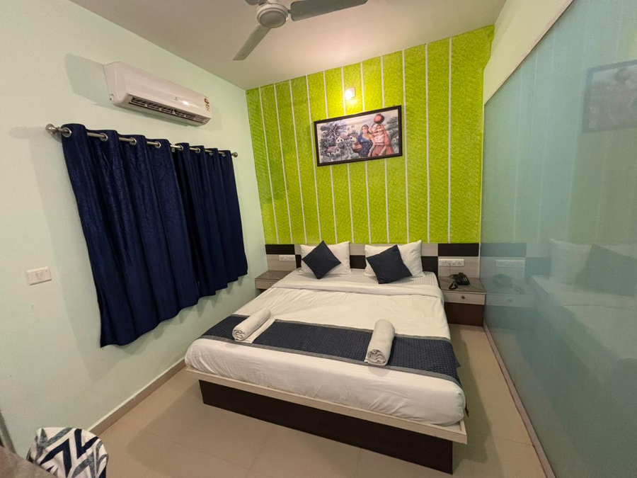 hotel hari om swimming pool in diu