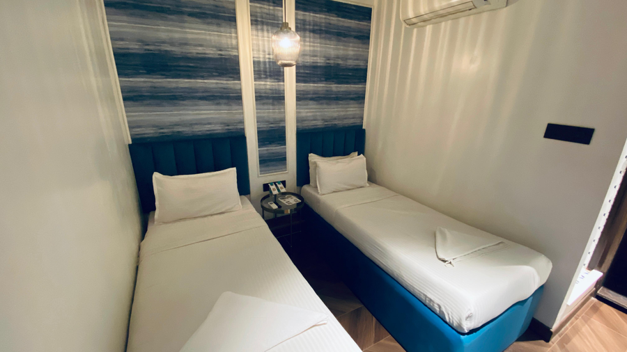 palm breeze hotel colaba