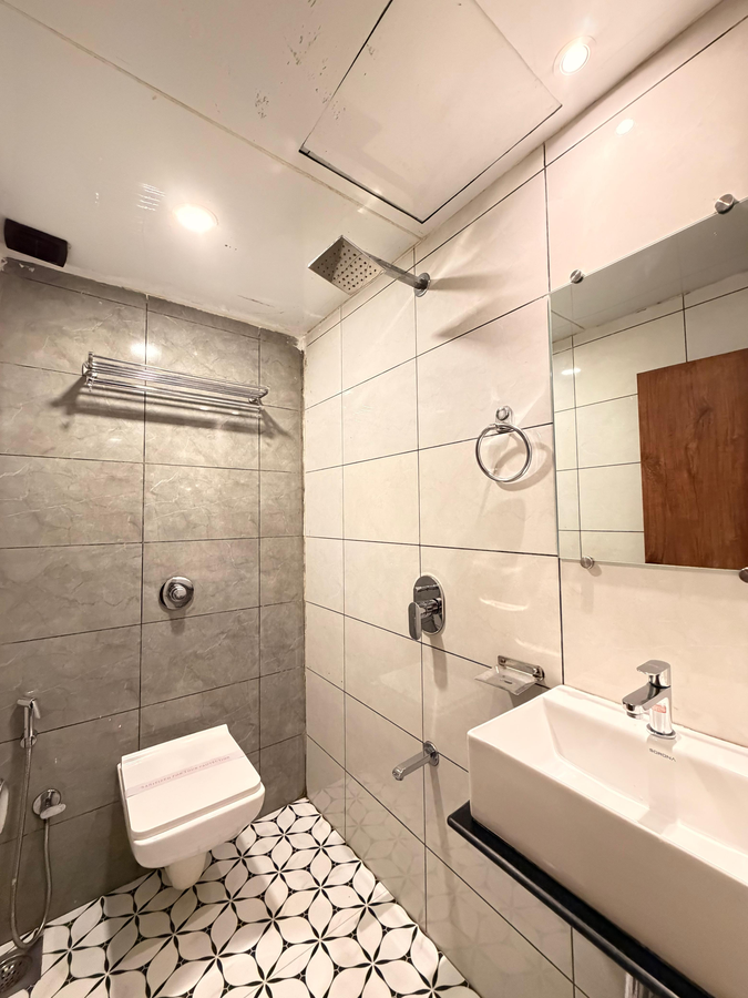 palm breeze hotel colaba