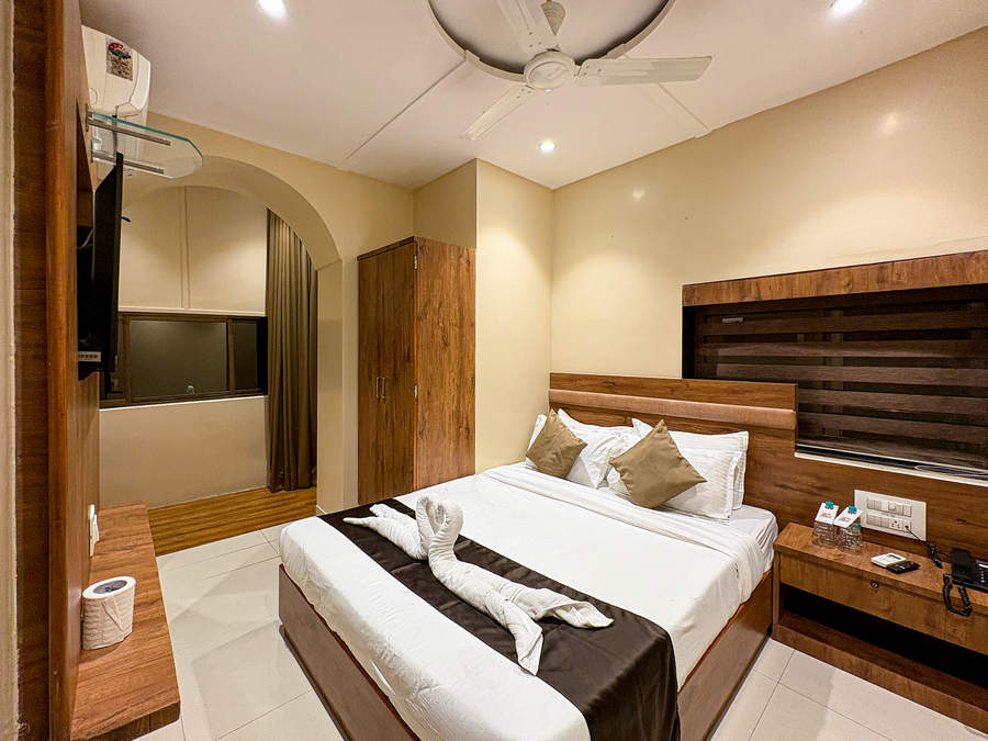 palm breeze hotel colaba