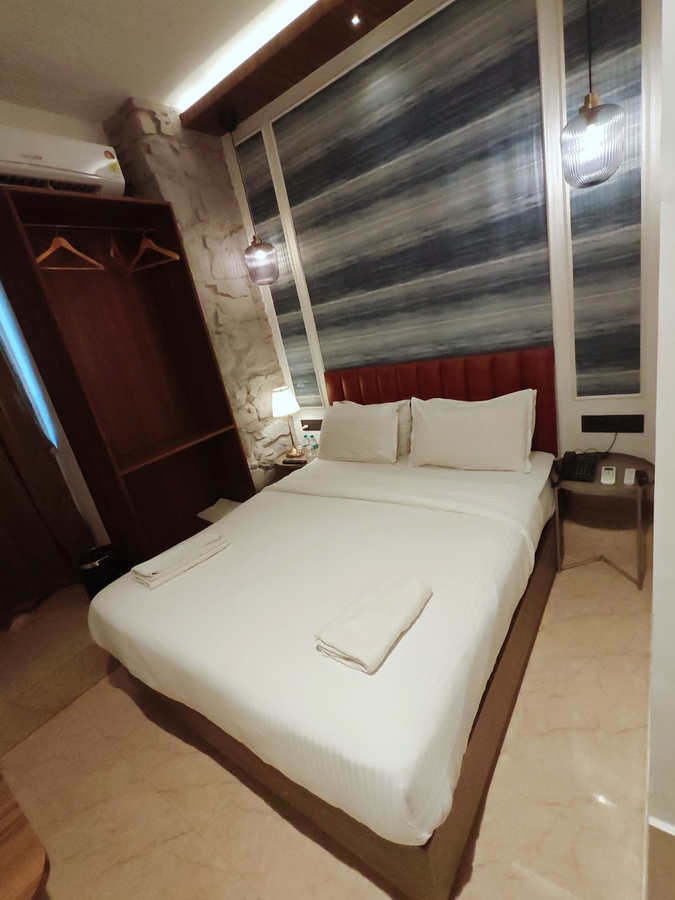 palm breeze hotel colaba