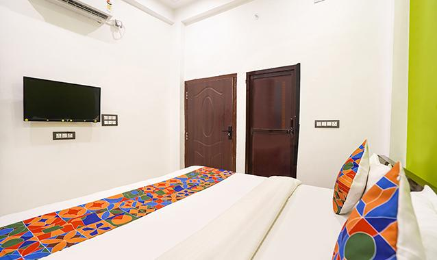 hotel awadh royal