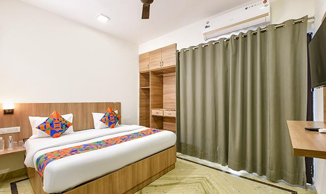fabhotel log inn stay