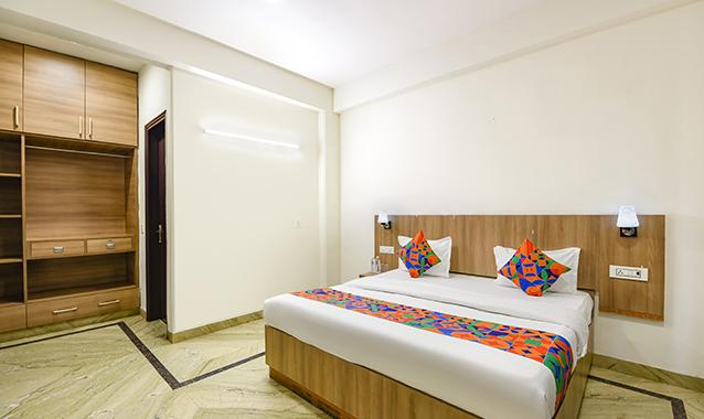 fabhotel log inn stay