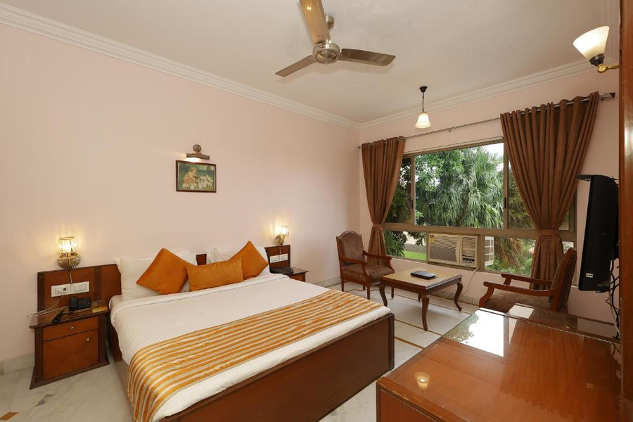 kailash parbat hotel lonavala