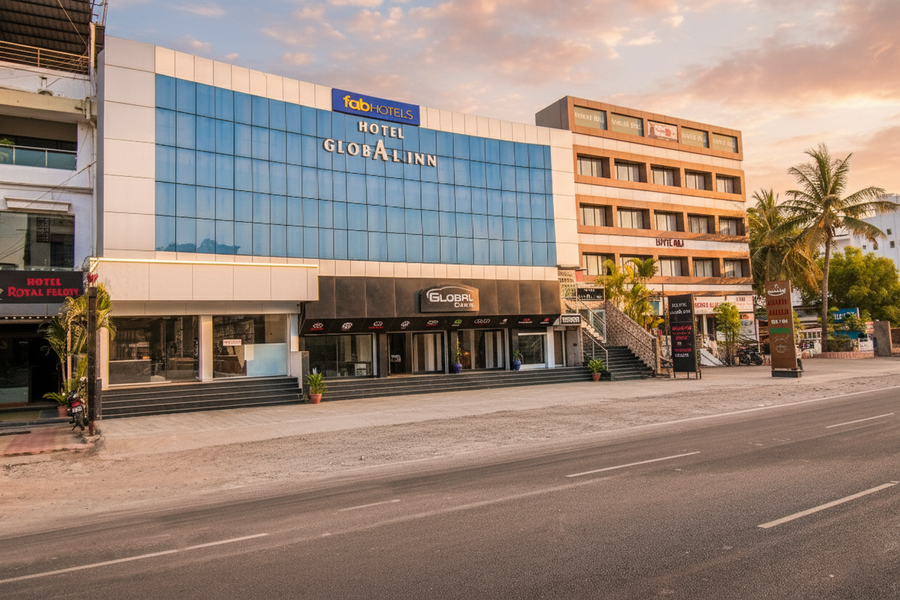 Fabhotel Global Inn - Nr. Sanjeevani Children's Hospital,JALNA ROAD,3 star