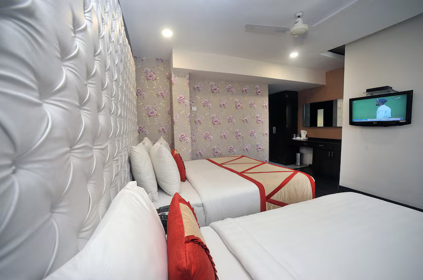 Hotel Lee International,Tiljala Road, 53/D1, Bridge Number 4, Park Circus, Kolkata, West Bengal 700046,3 star