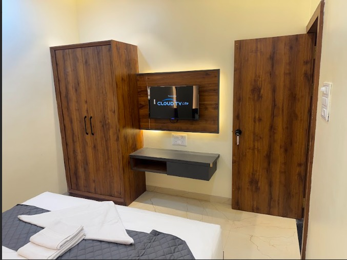 hotel tulsi inn