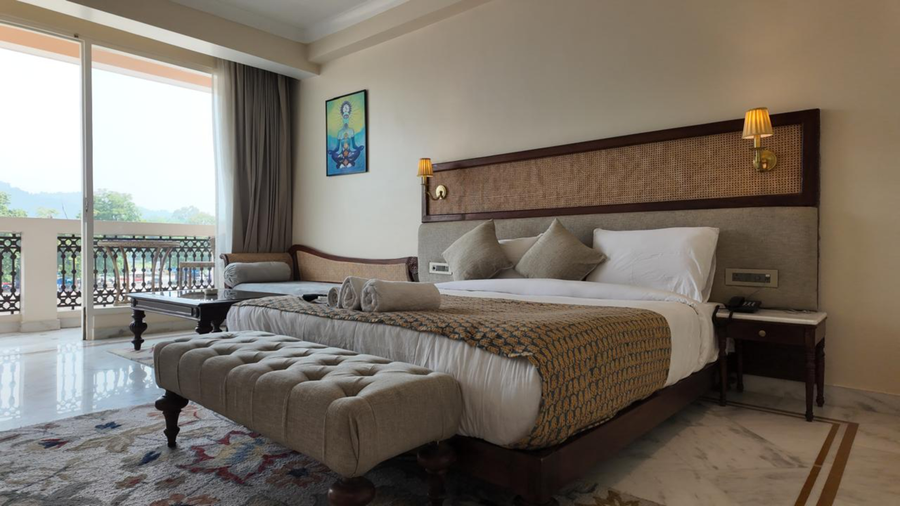 gauri gangaa at har ki pauri with private ganga ghat