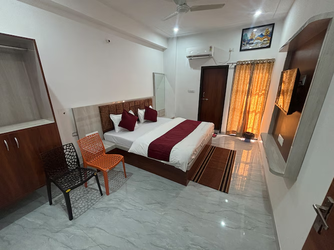 shree radhe mohan hotel and resort