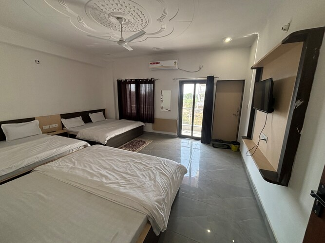 shree radhe mohan hotel and resort