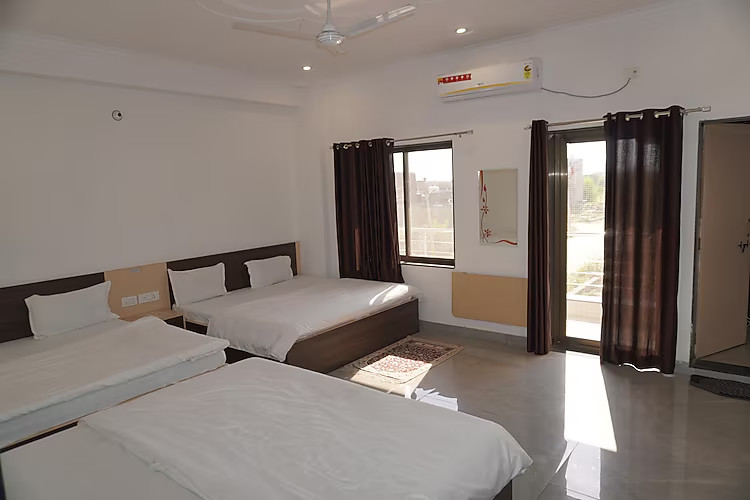 shree radhe mohan hotel and resort