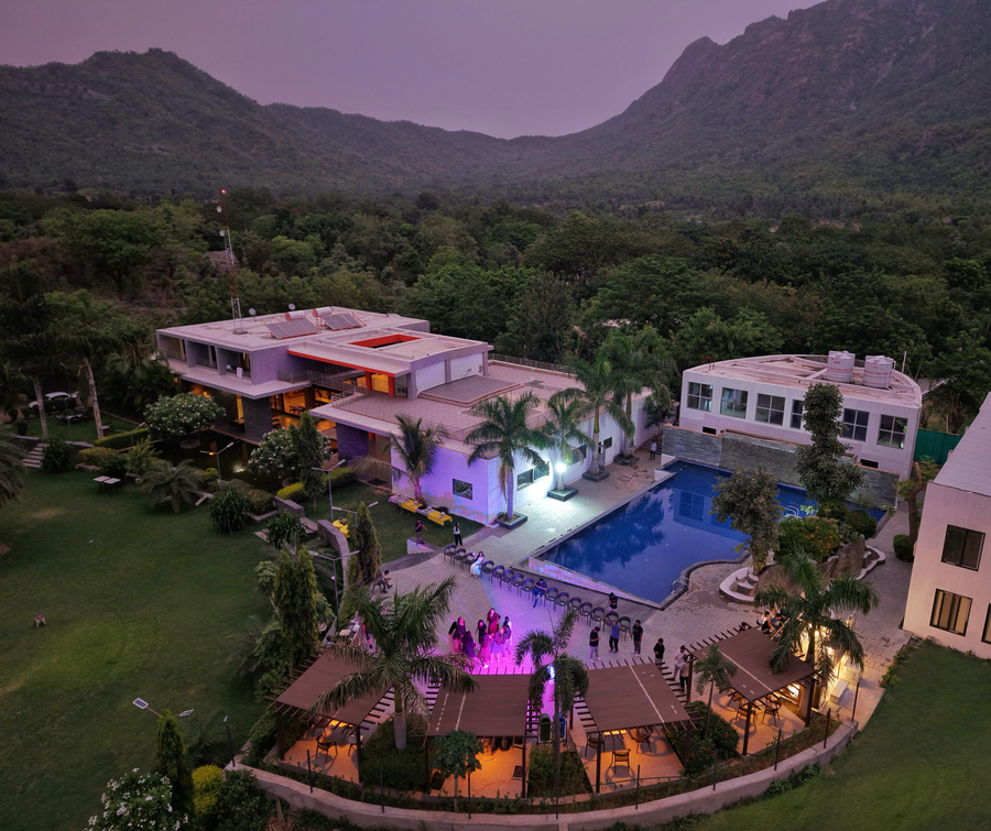 Valencia Club Abu,Abu Road,4 star