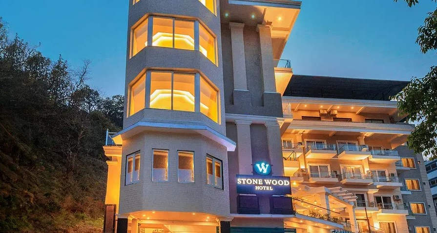 hotel stone wood rishikesh