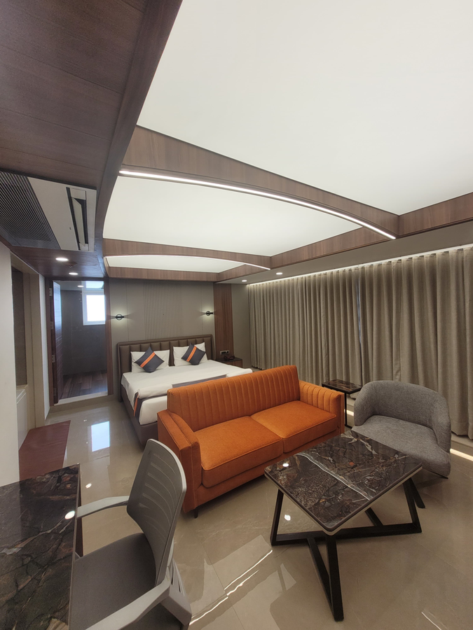 hotel shreeji vatika airport road