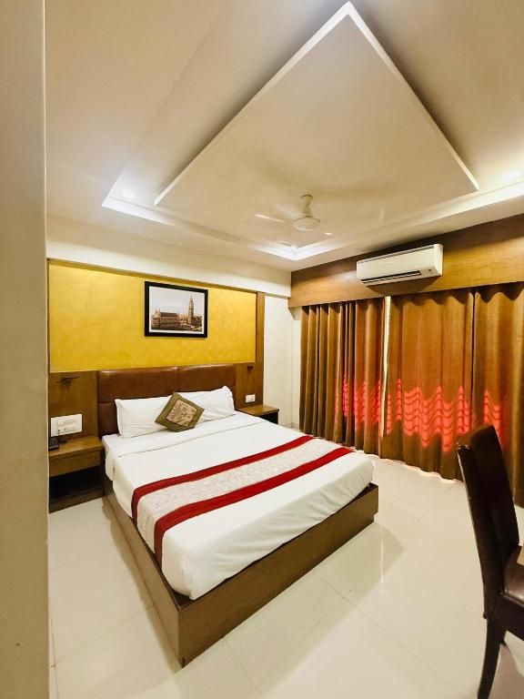 hotel crystal luxury inn