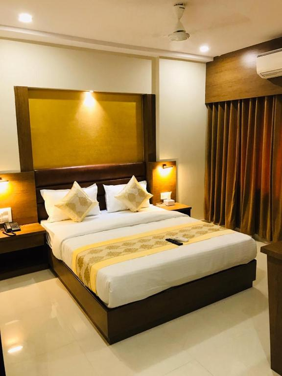 Hotel Crystal Luxury Inn,Bandra,3 star