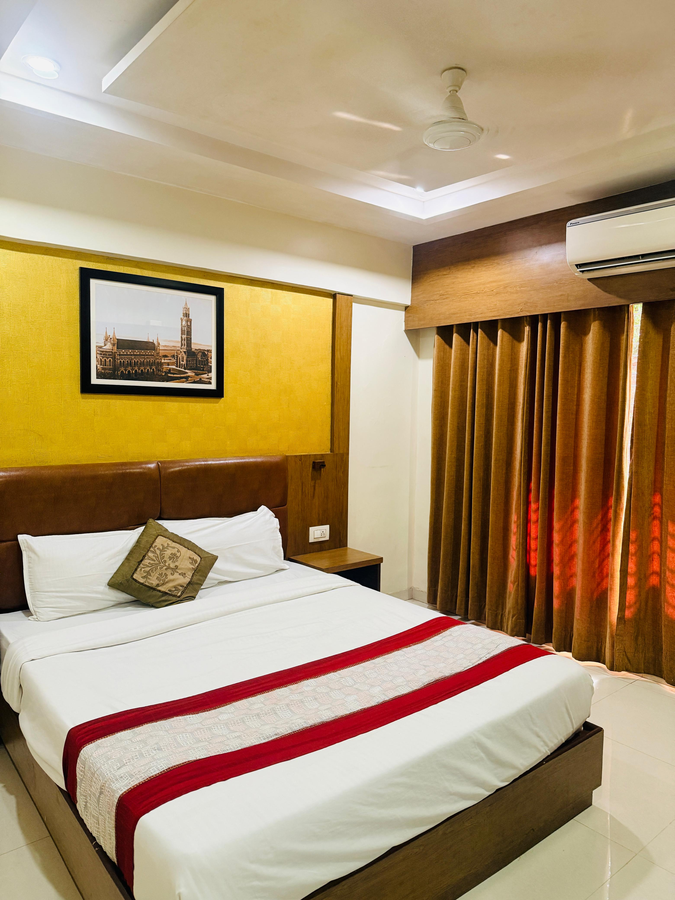 hotel crystal luxury inn