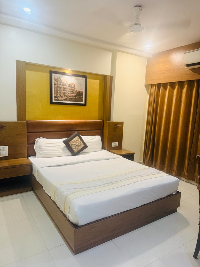 hotel crystal luxury inn