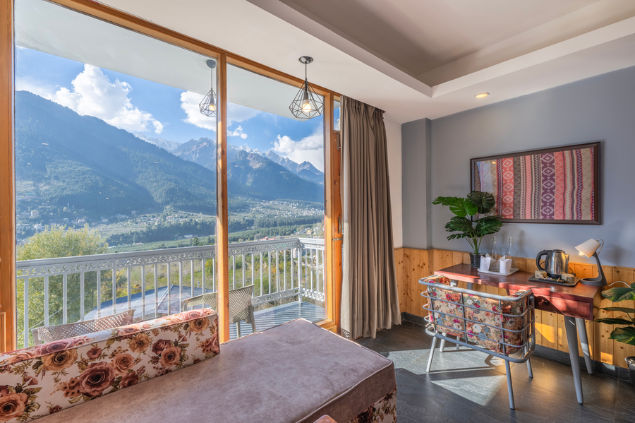 echor himalayan heights luxe manali