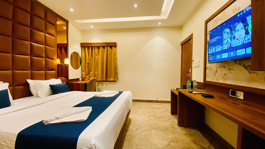 the velar hotel vijay nagar