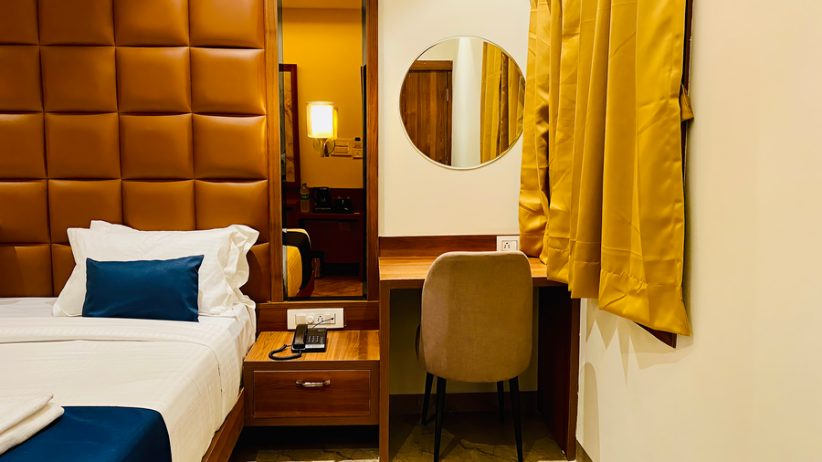 the velar hotel vijay nagar