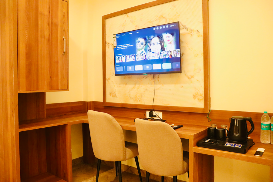 the velar hotel vijay nagar