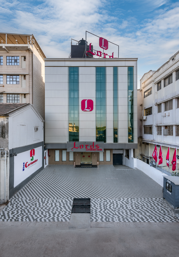 lords studio inn jamnagar