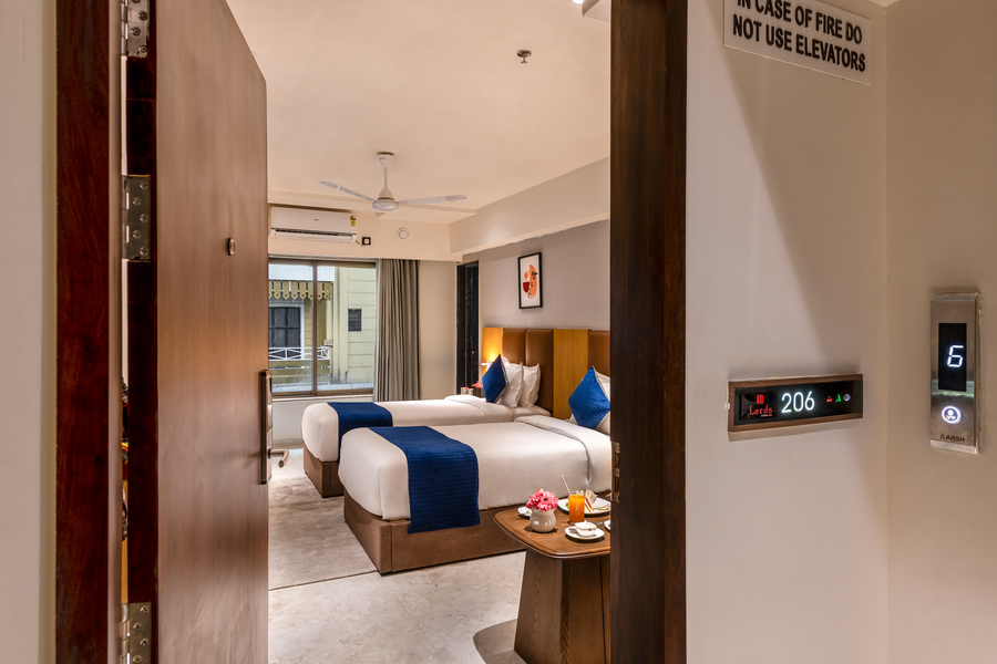 lords studio inn jamnagar