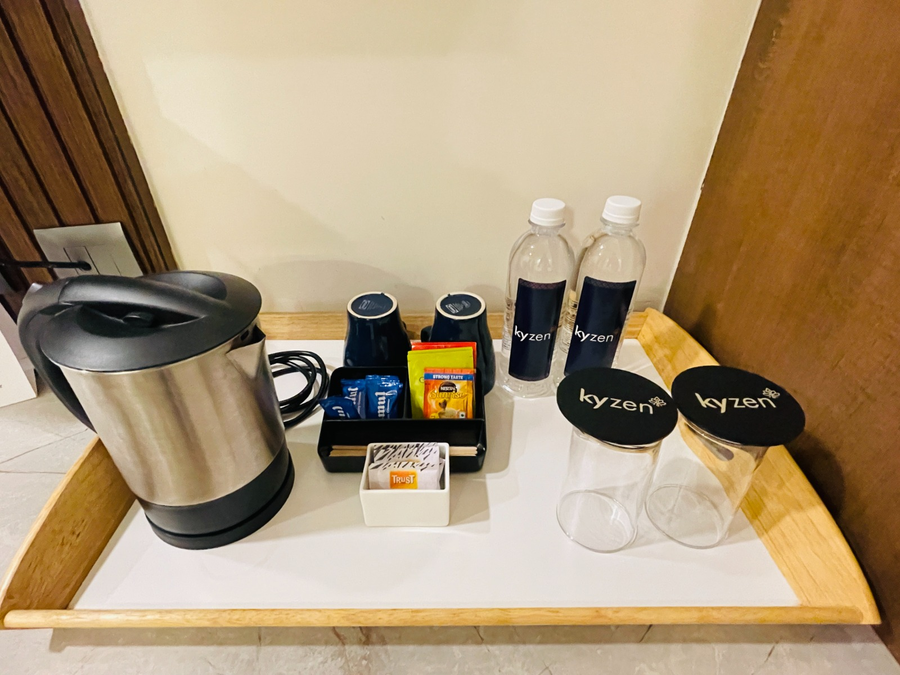 hotel kyzen smart stays madhapur hyderabad