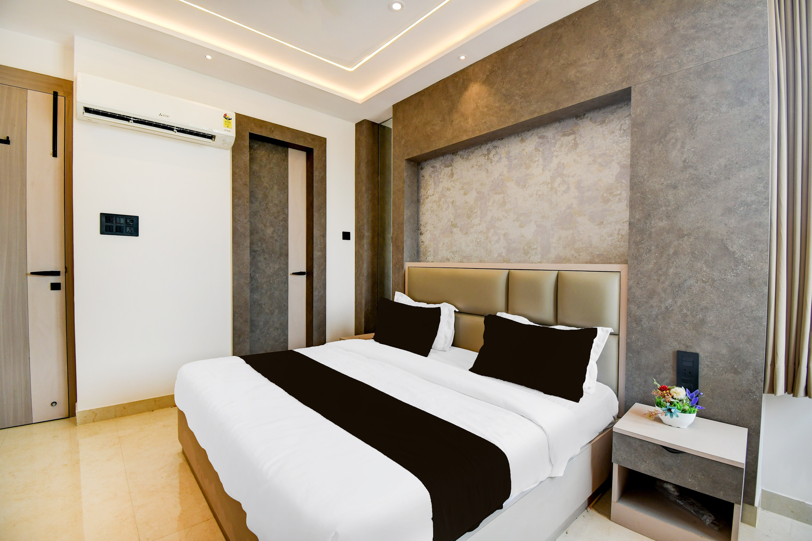 super townhouse oak ratanpur panki