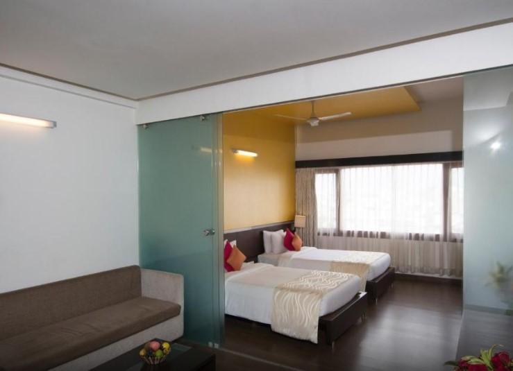 dolphin hotel