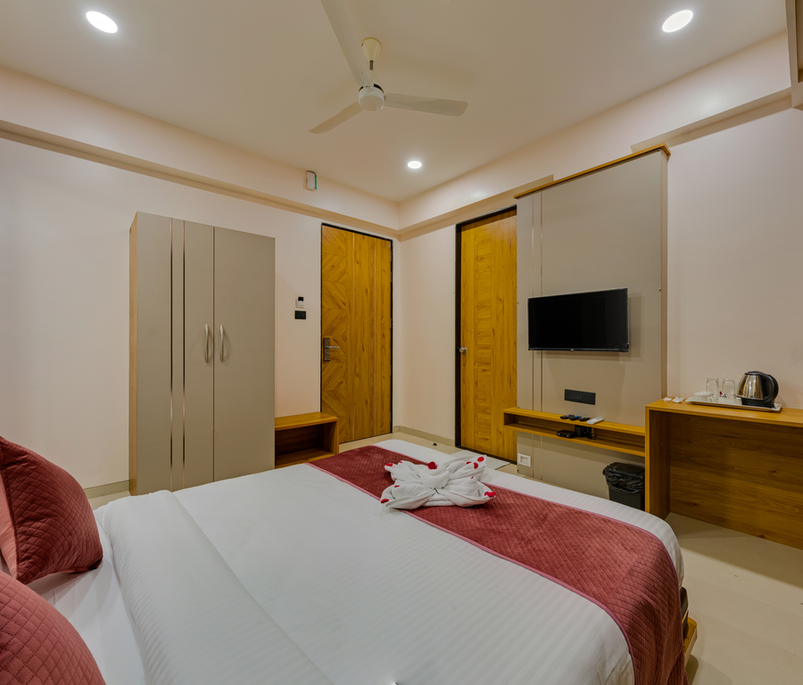 Hotel The Container, Kolhapur,,3 star