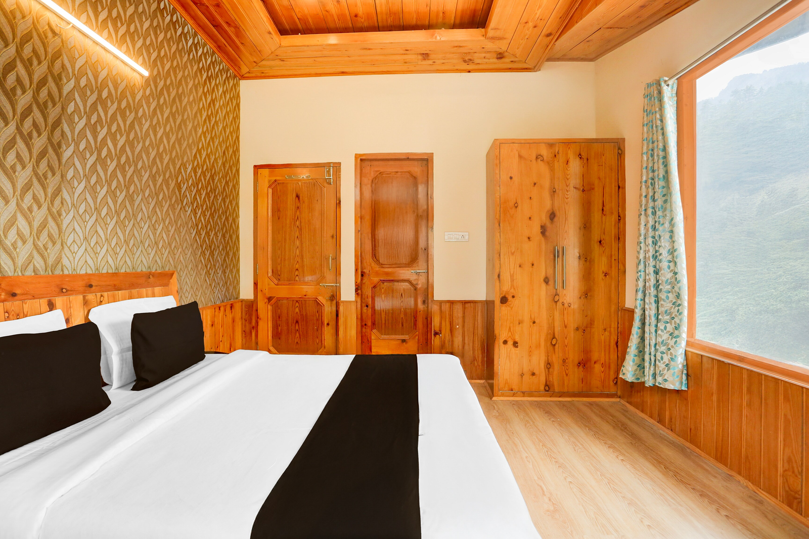 hotel o model town road