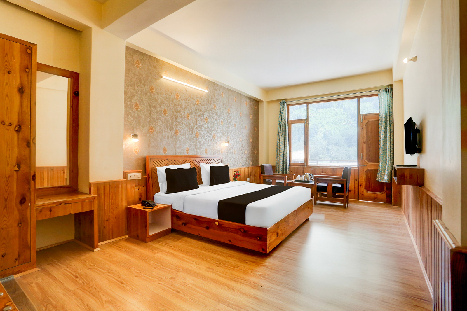 hotel o model town road