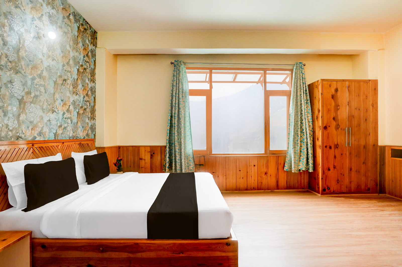 hotel o model town road